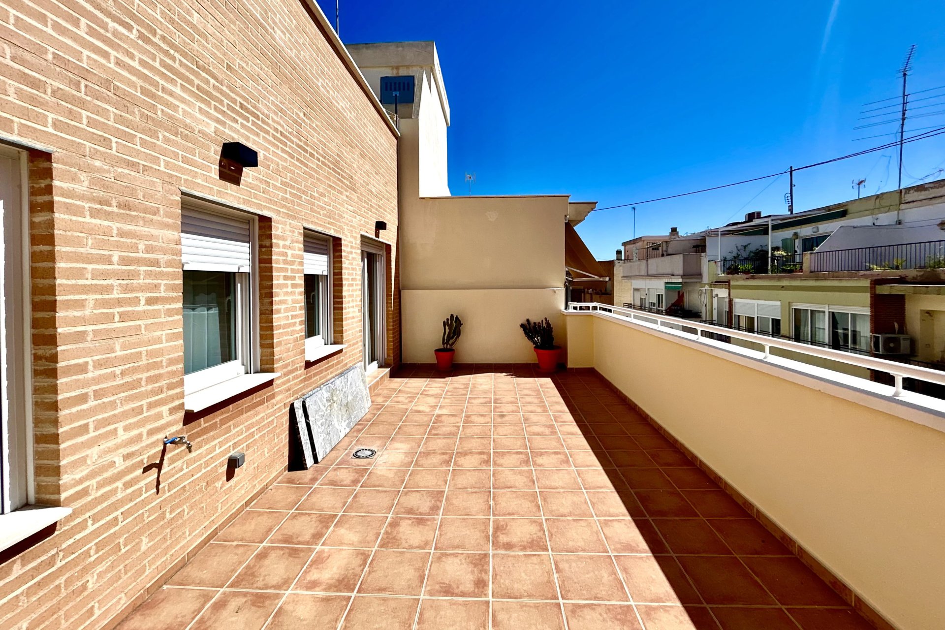 Novostavba - Přístřešek - Alicante (Alacant)