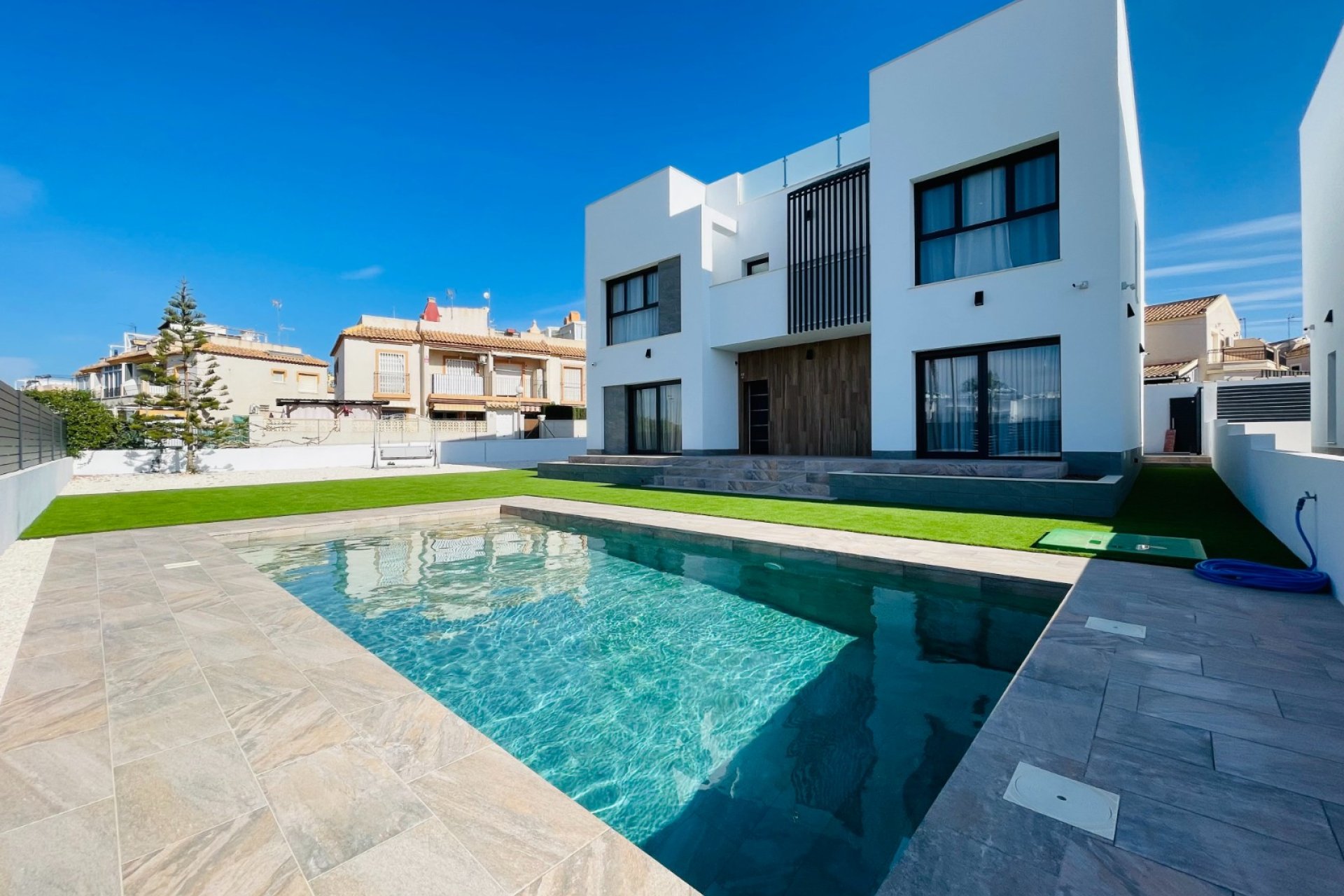 Obra nueva - Adosado - Torrevieja