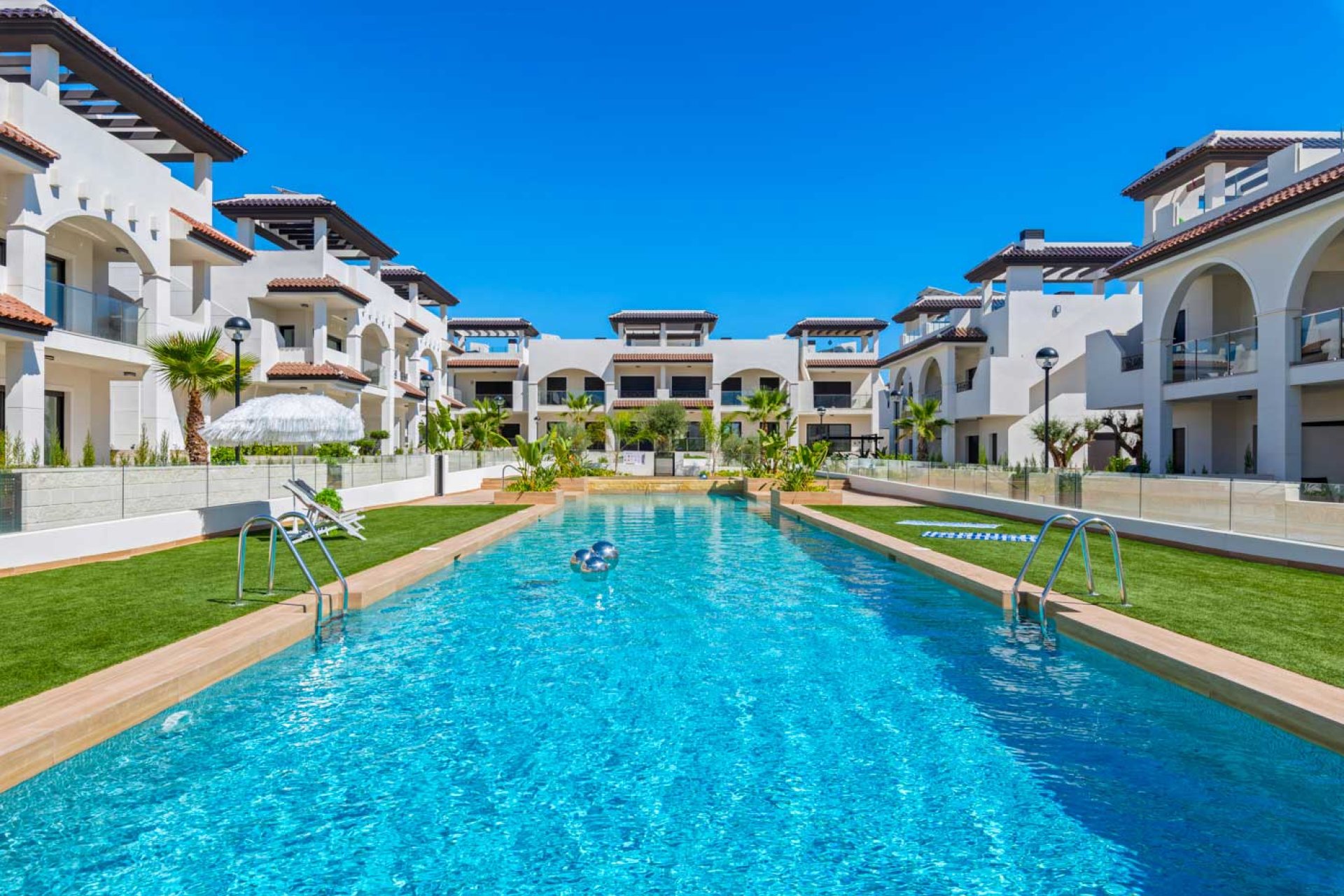 Obra nueva - Villa / Semi pareado - Rojales