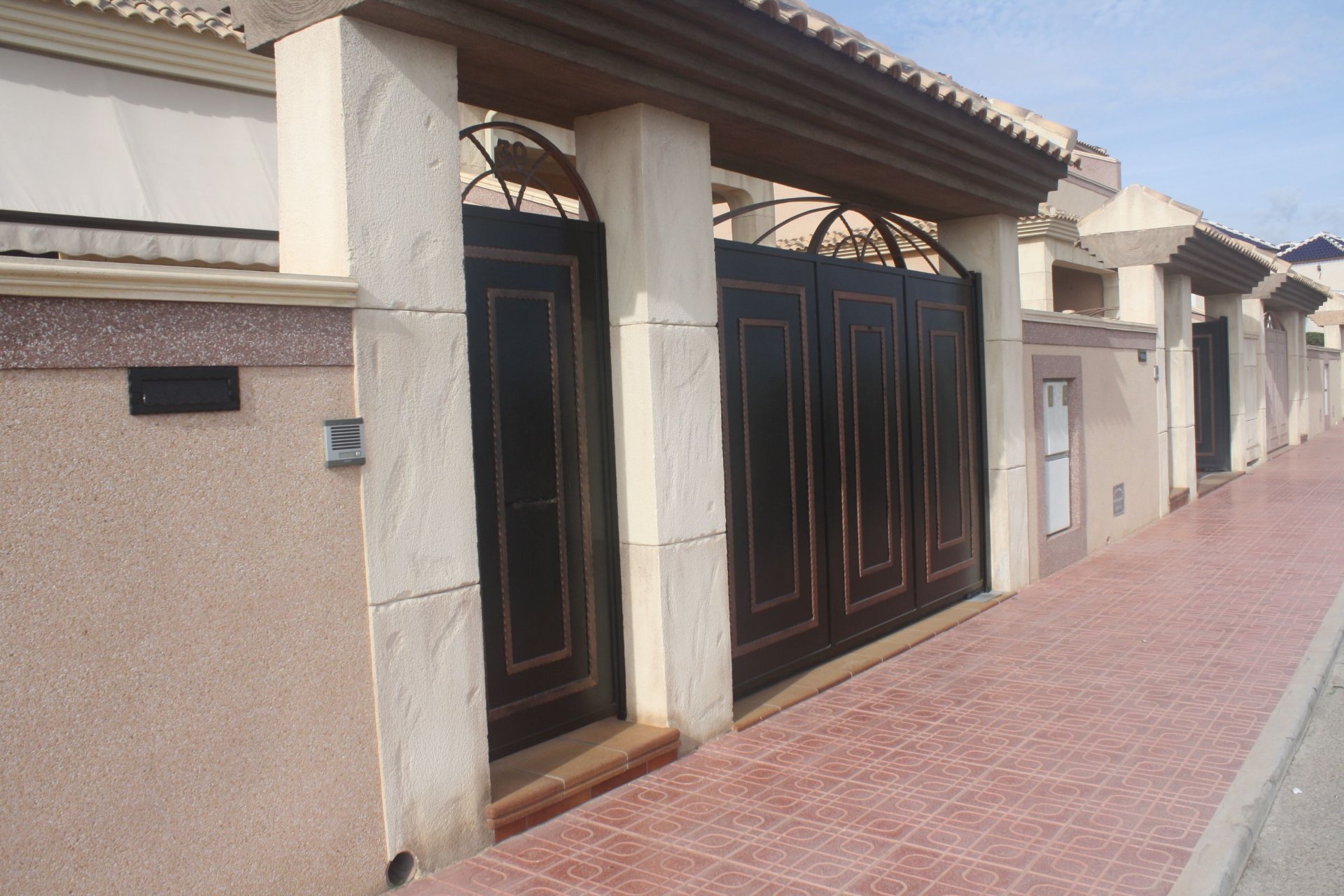 Obra nueva - Villa / Semi pareado - Torrevieja