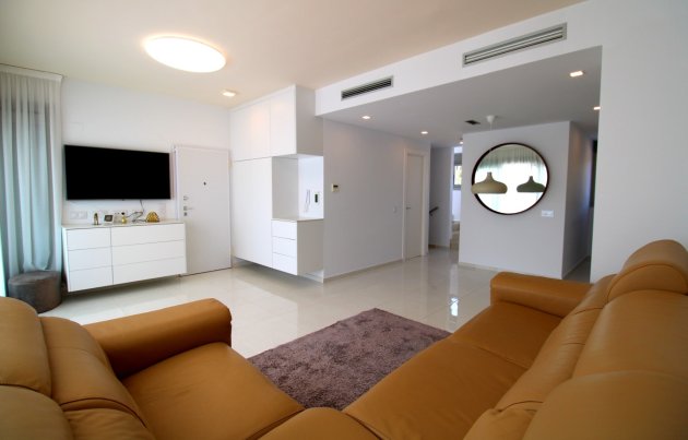 Segunda mano - Villa - San Miguel de Salinas