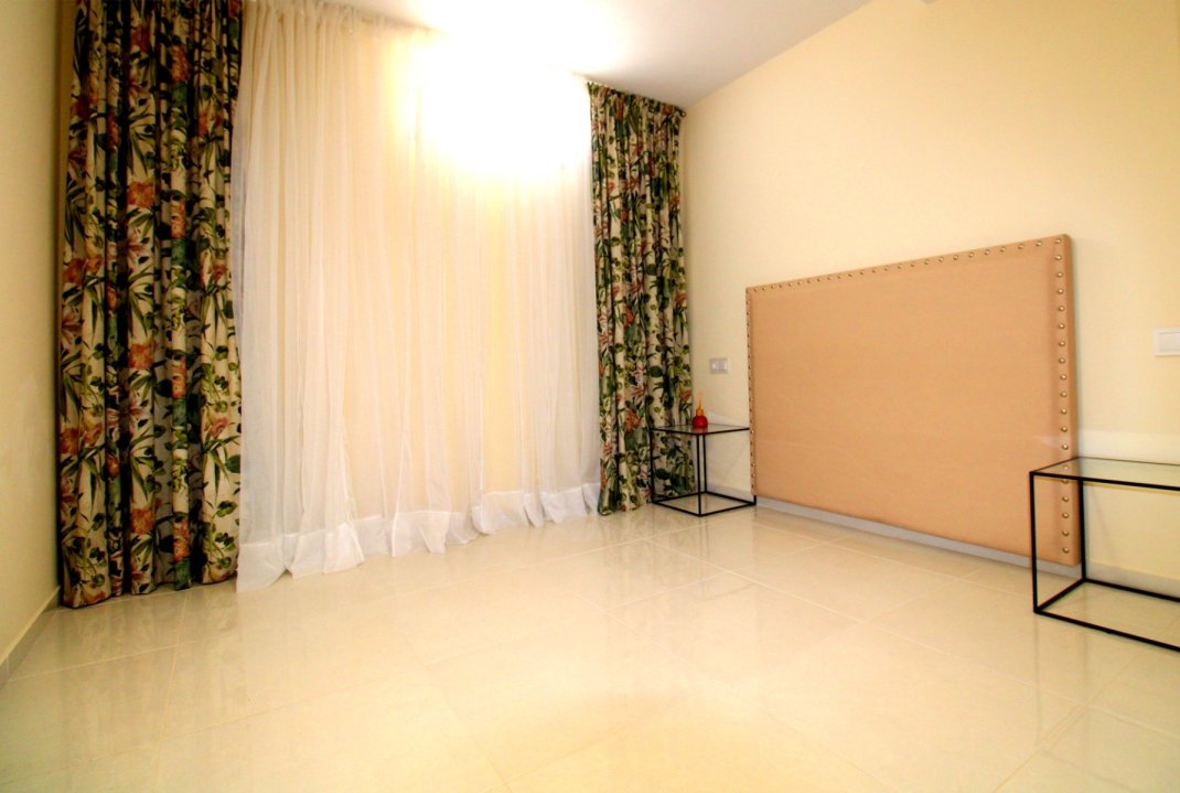 Segunda mano - Villa - San Miguel de Salinas