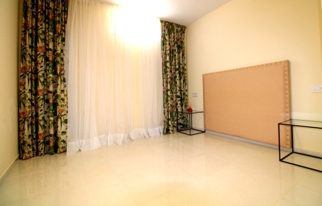 Segunda mano - Villa - San Miguel de Salinas