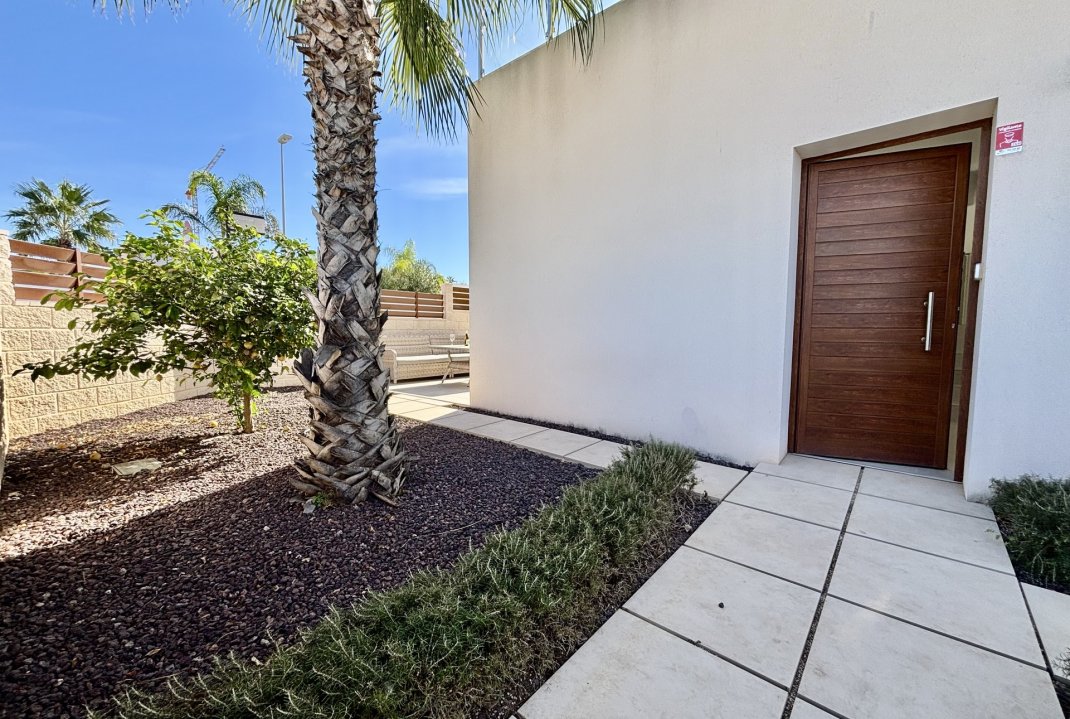 Obra nueva - Adosado - Benijofar