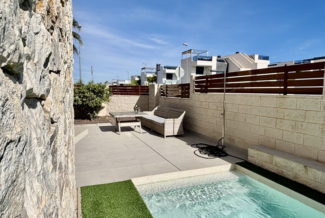 Obra nueva - Adosado - Benijofar