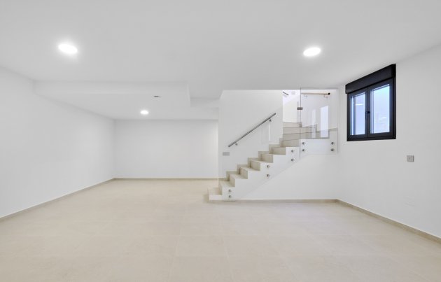 Novostavba - Městský dům - San Miguel de Salinas