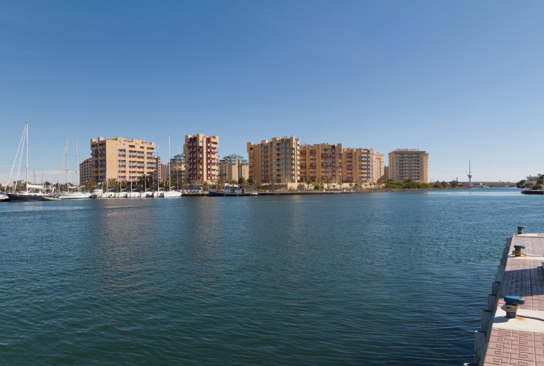 Obra nueva - Apartamento / piso - La Manga del Mar Menor