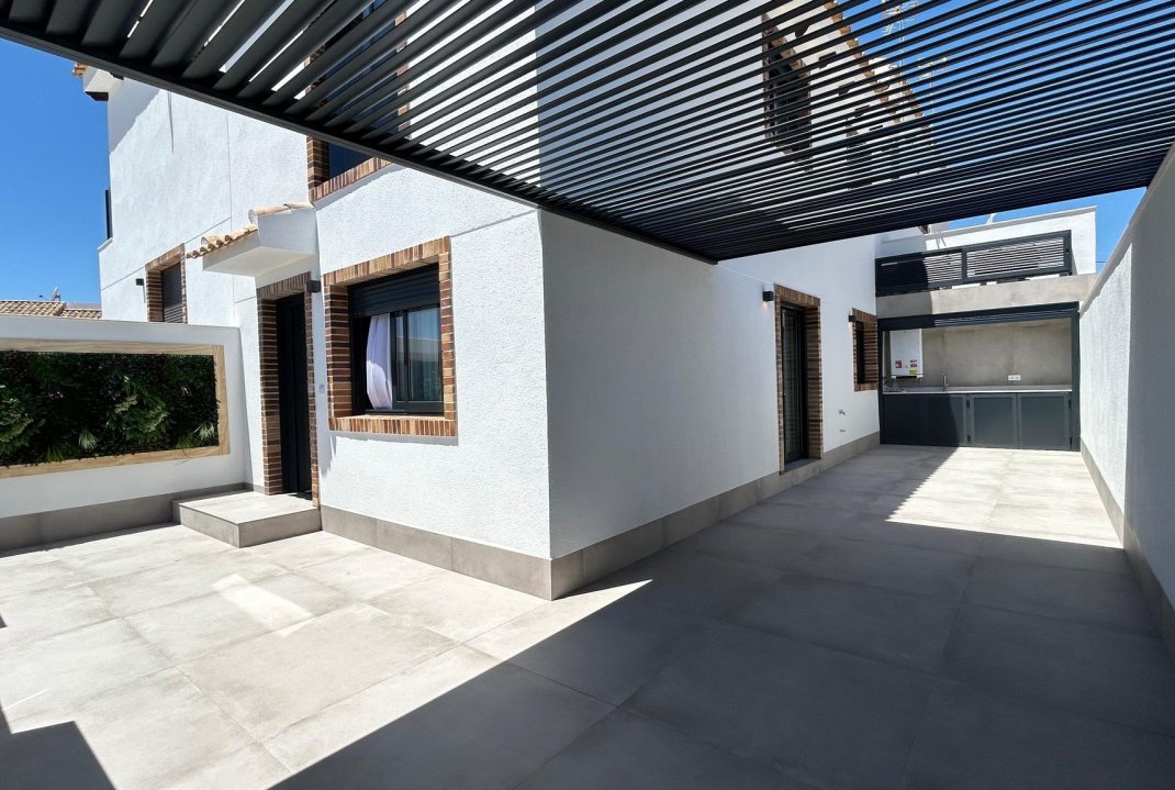 New Build - Villa / Semi semi-detached - Pilar de la Horadada