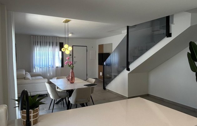 New Build - Villa / Semi semi-detached - Pilar de la Horadada