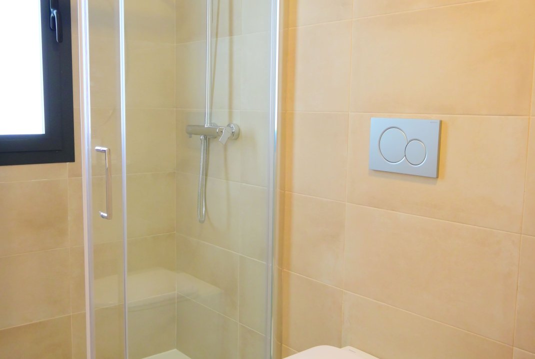 Obra nueva - Villa / Semi pareado - Dolores