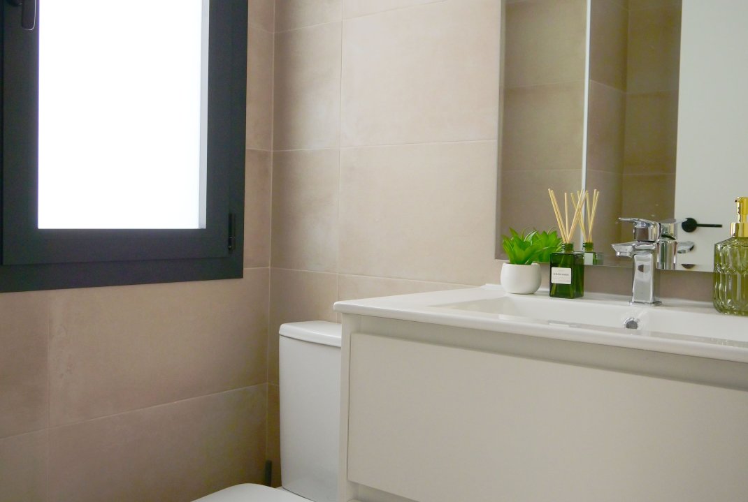 Obra nueva - Villa / Semi pareado - Dolores