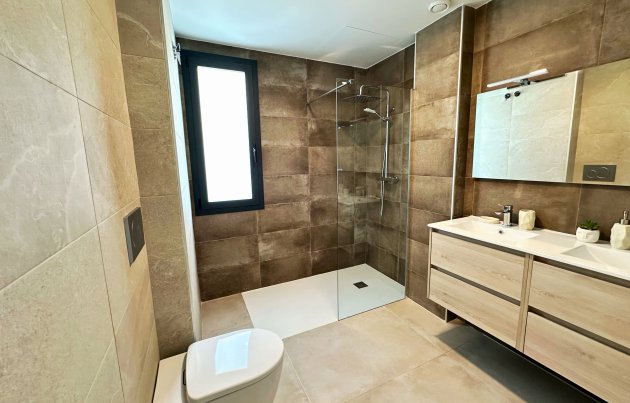 Obra nueva - Villa / Semi pareado - Dolores