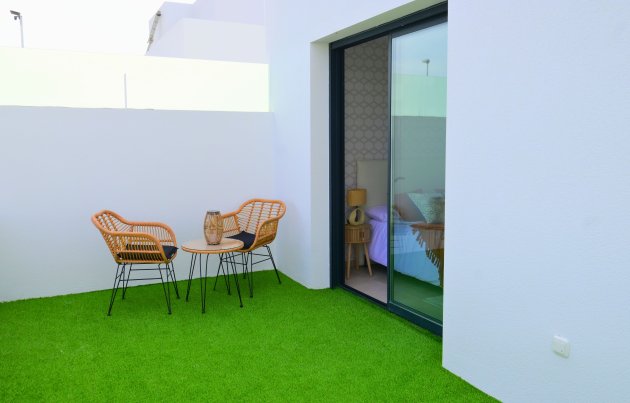 Obra nueva - Villa / Semi pareado - Dolores