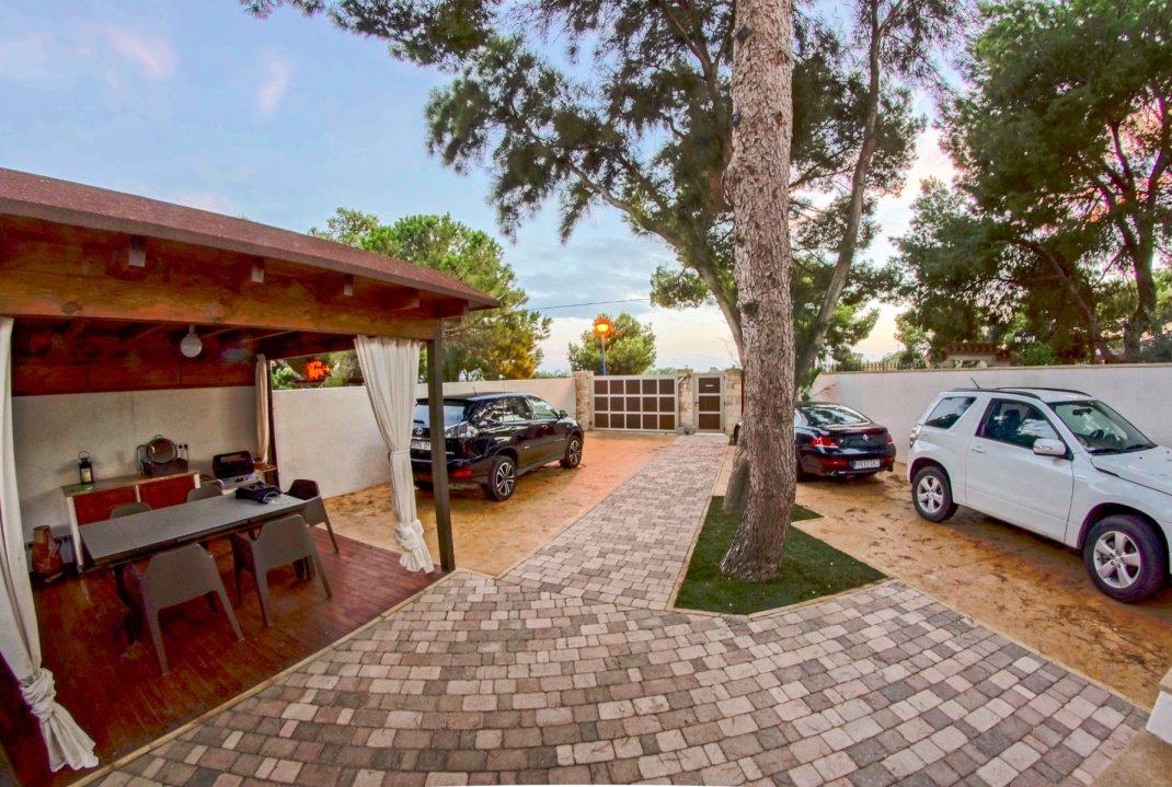 Segunda mano - Villa / Semi semi-detached - Orihuela Costa