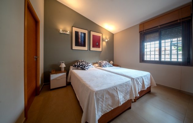 Segunda mano - Villa / Semi semi-detached - Orihuela Costa