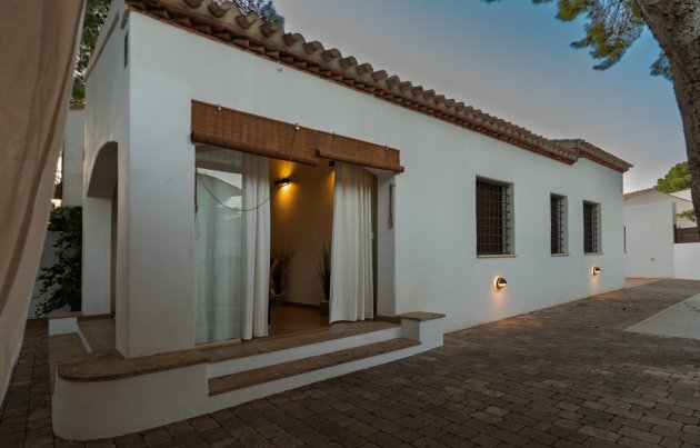 Segunda mano - Villa / Semi semi-detached - Orihuela Costa