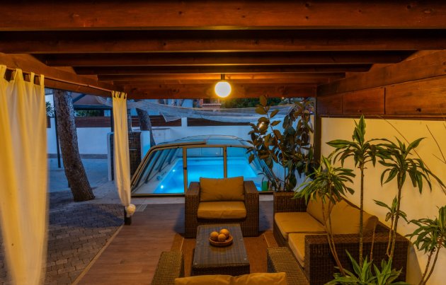Segunda mano - Villa / Semi semi-detached - Orihuela Costa