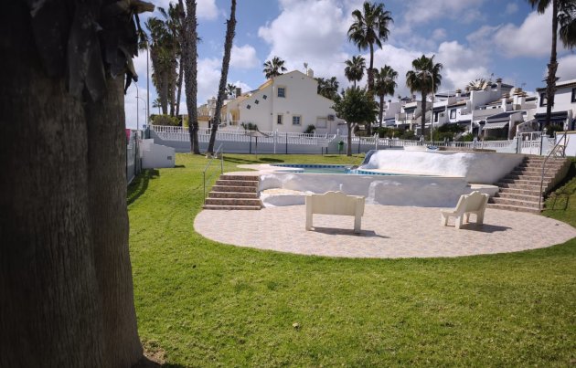 Segunda mano - Villa - Orihuela Costa - Villamartín