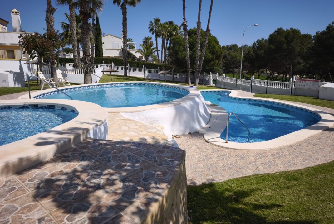 Segunda mano - Villa - Orihuela Costa - Villamartín
