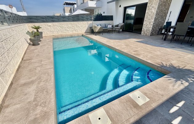 Obra nueva - Adosado - Benijofar