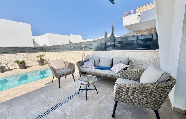 Obra nueva - Adosado - Benijofar