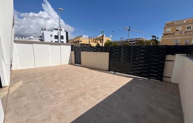 Obra nueva - Adosado - Benijofar