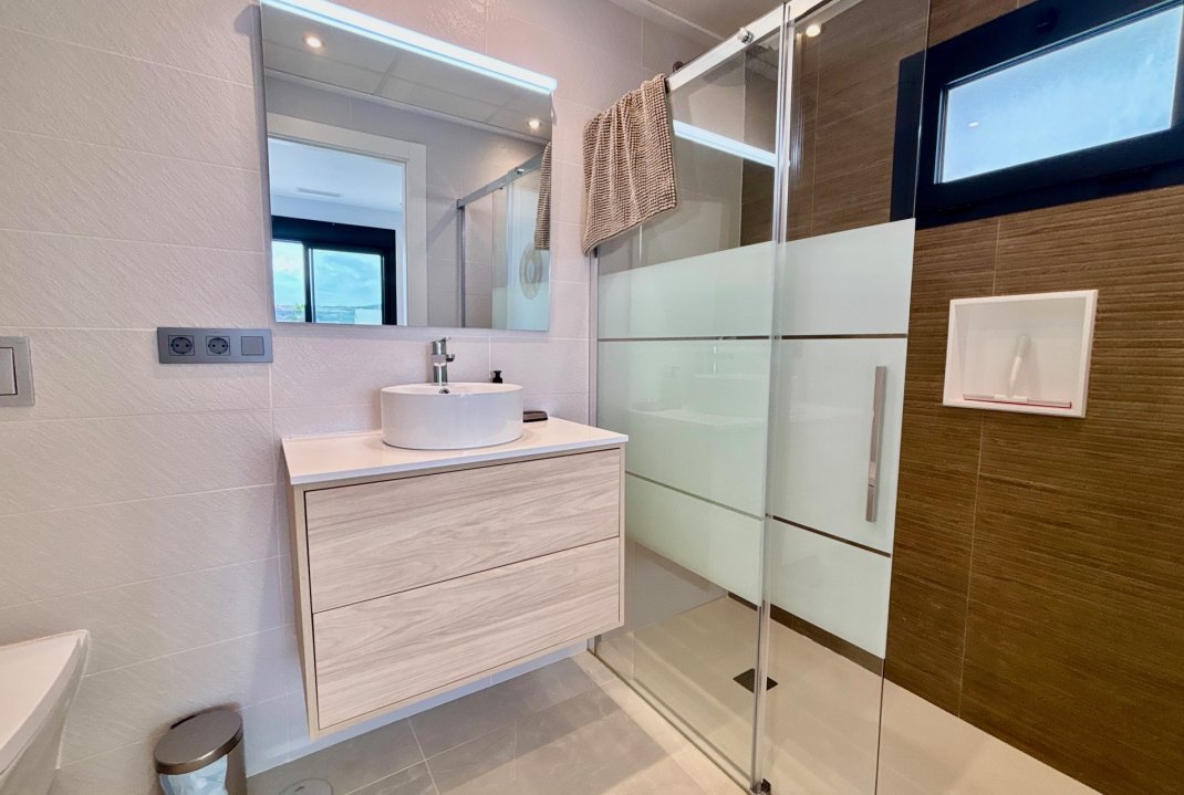 Obra nueva - Adosado - Benijofar