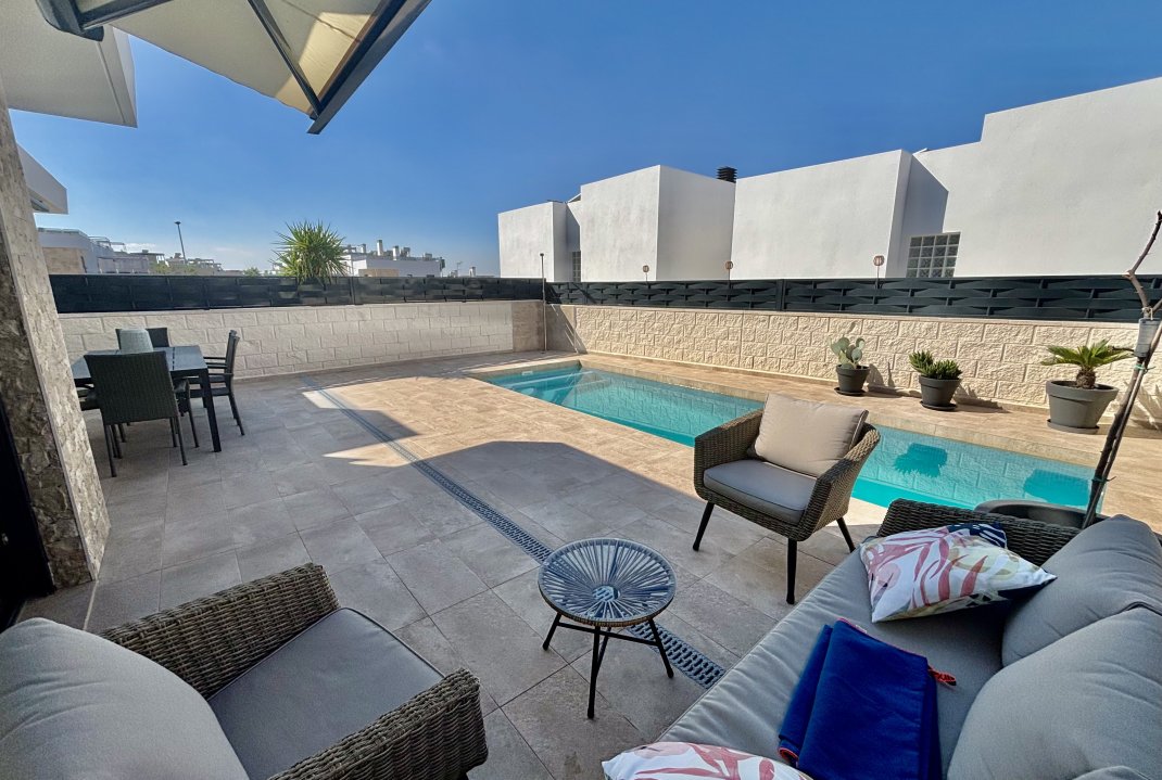 Obra nueva - Adosado - Benijofar