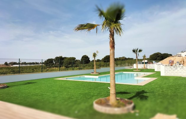 Obra nueva - Adosado - Pilar de la Horadada